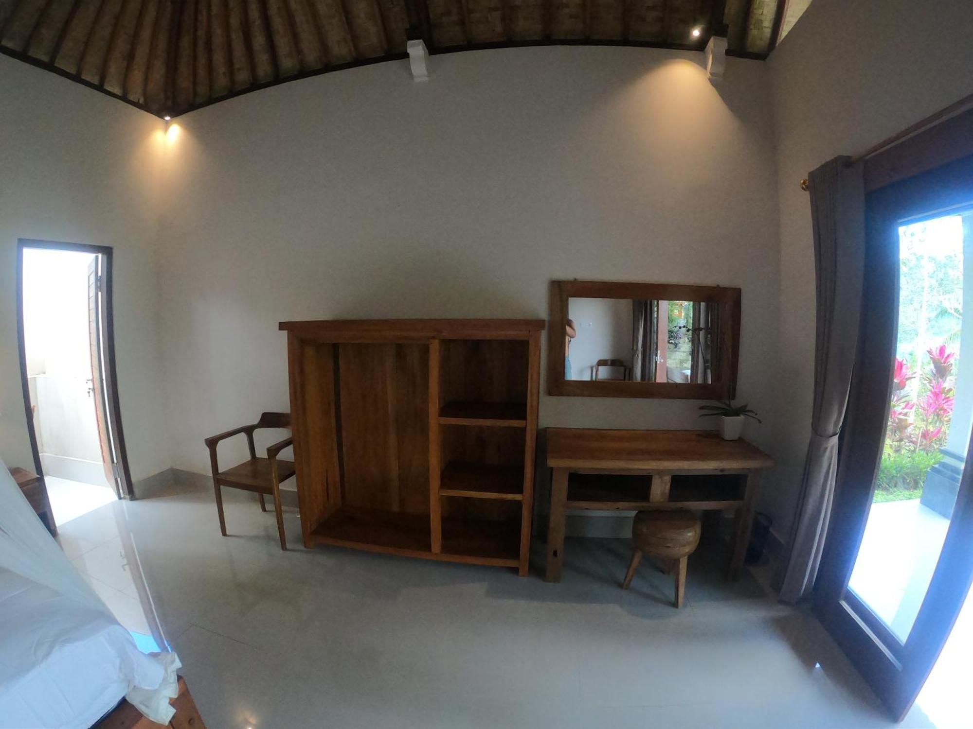 Rumah Sidemen Sidemen  Bilik gambar